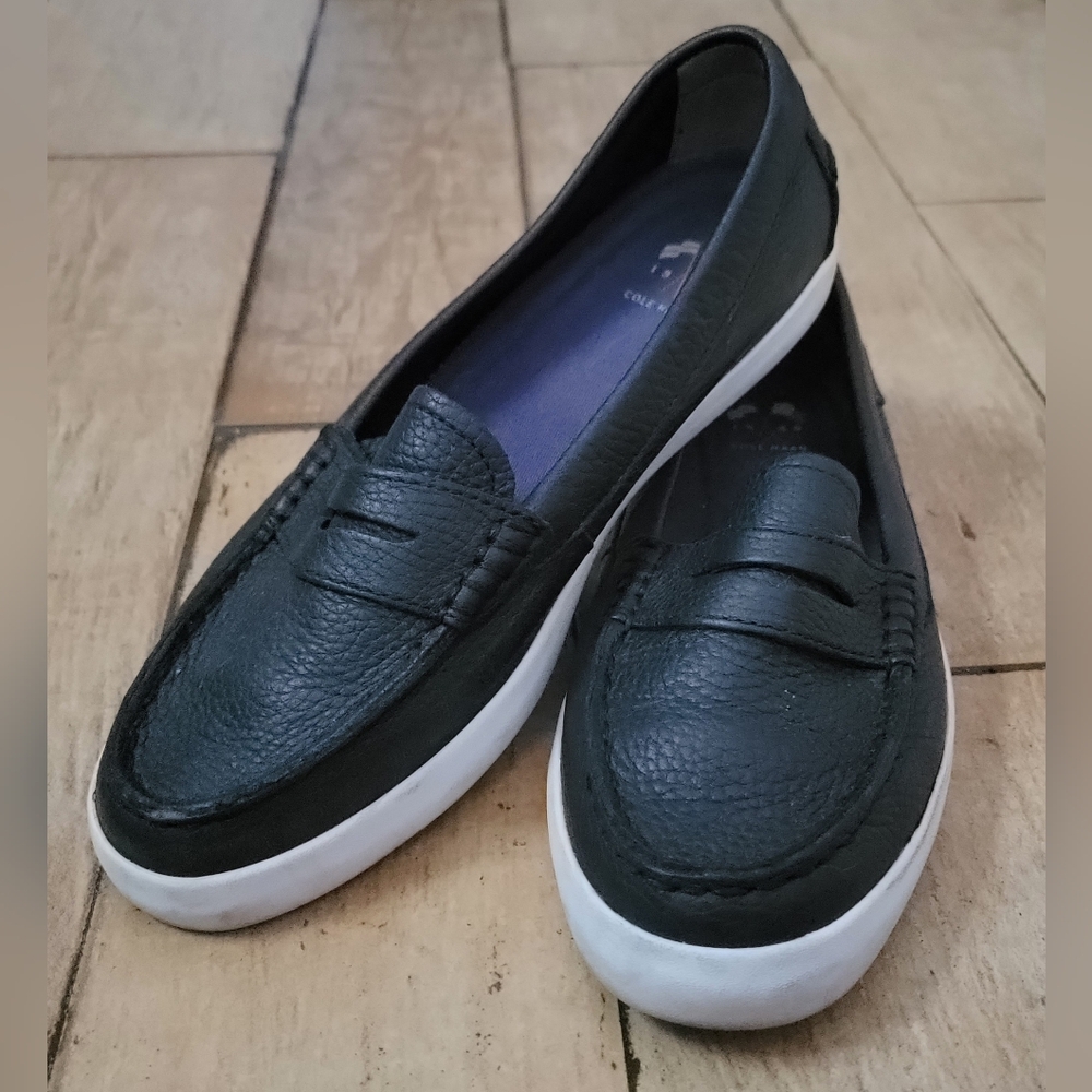 COLE HAAN pebbled black leather loafer sneakers 6